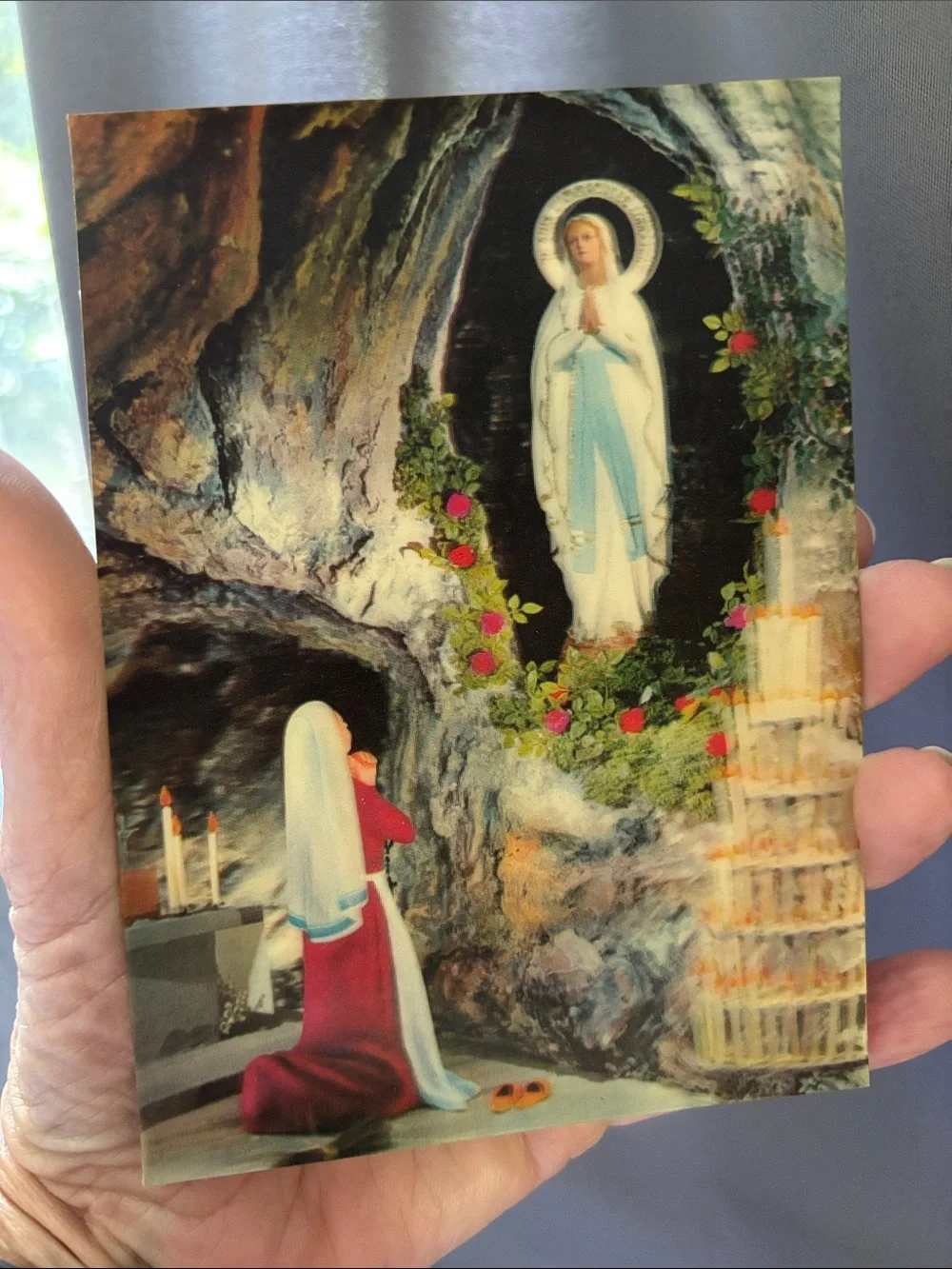 Beautiful vintage 1957 Lourdes 3D hologram holy card!